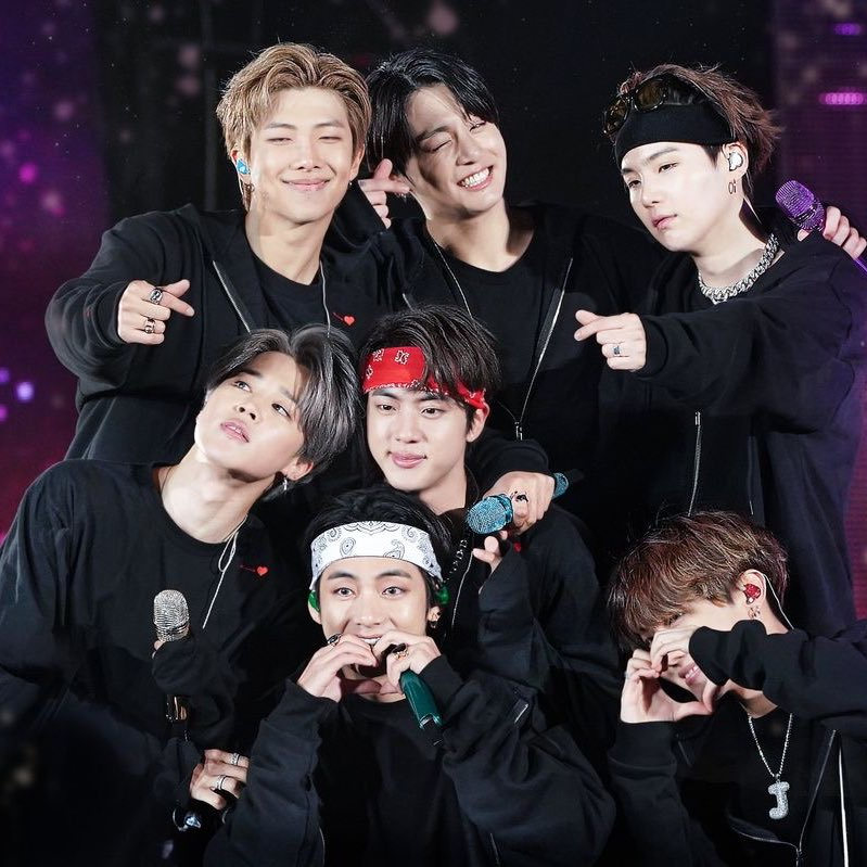 Kh&aacute;ch Việt "kh&oacute;c th&eacute;t" do bị kh&aacute;ch sạn nước ngo&agrave;i hủy ph&ograve;ng h&agrave;ng loạt v&igrave; 1 nh&oacute;m nhạc hot nhất nh&igrave; Kpop- Ảnh 1.