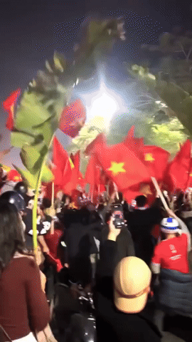 C&ocirc;ng ty cho nh&acirc;n vi&ecirc;n nghỉ sớm cổ vũ U23 Việt Nam đấu U23 Trung Quốc, tặng th&ecirc;m suất thịt kho t&agrave;u g&acirc;y sốt MXH- Ảnh 3.