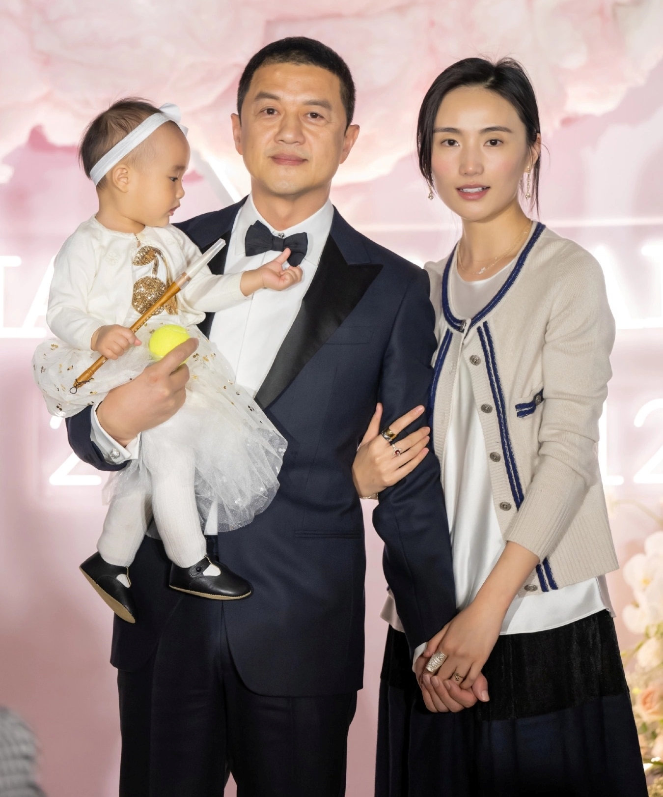 Sự hết thời của 1 sao hạng A: Nợ tiền thu&ecirc; nh&agrave; 5 năm kh&ocirc;ng trả, fan phải quy&ecirc;n g&oacute;p giải cứu trong &ecirc; chề- Ảnh 4.