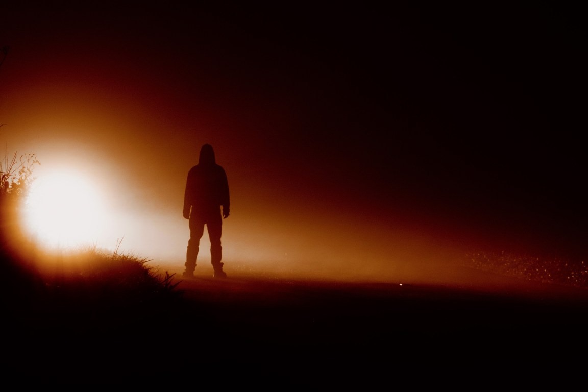 Từ triệu ph&uacute; c&ocirc;ng nghệ th&agrave;nh kẻ trắng tay: Bi kịch người đ&agrave;n &ocirc;ng lang thang sa mạc t&igrave;m người ngo&agrave;i h&agrave;nh tinh v&igrave; tin lời AI của Meta- Ảnh 3.