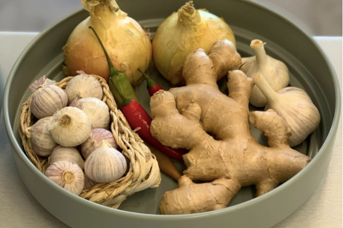 Miền Bắc đ&oacute;n kh&ocirc;ng kh&iacute; lạnh mạnh, đi chợ thấy 3 "thần dược" l&agrave;m ấm cơ thể n&agrave;y đừng bỏ ph&iacute;- Ảnh 2.