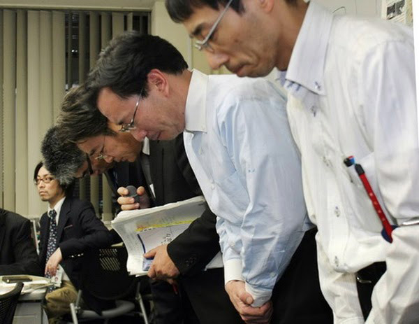 Đi gặp mặt kh&aacute;ch, người EQ thấp n&oacute;i: "Em ch&agrave;o anh", người EQ cao phản ứng khiến sếp phải để &yacute; v&agrave; thăng chức!- Ảnh 1.