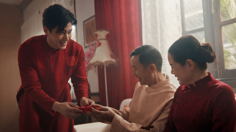 Khi Gen Z v&agrave; phụ huynh &ldquo;lệch pha&rdquo; ng&agrave;y Tết: Loạt sao Việt gợi &yacute; c&aacute;ch &ldquo;dệt&rdquo; lại kết nối- Ảnh 3.