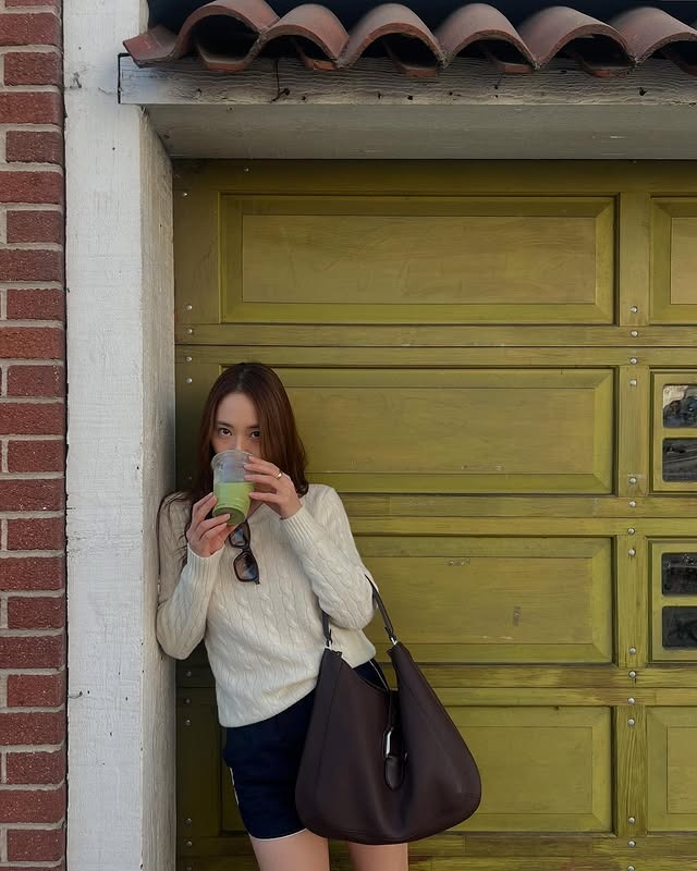 "Chị em V&acirc;n - Kiều" huyền thoại nhất showbiz: S&agrave;nh điệu từ trong trứng, xuất hiện ở đ&acirc;u th&igrave; nơi đ&oacute; l&agrave; Milano- Ảnh 10.