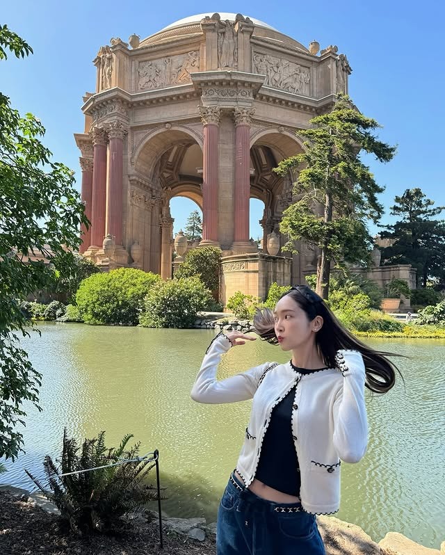 "Chị em V&acirc;n - Kiều" huyền thoại nhất showbiz: S&agrave;nh điệu từ trong trứng, xuất hiện ở đ&acirc;u th&igrave; nơi đ&oacute; l&agrave; Milano- Ảnh 16.