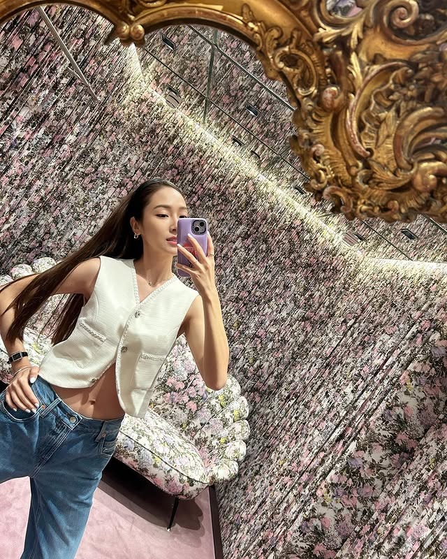 "Chị em V&acirc;n - Kiều" huyền thoại nhất showbiz: S&agrave;nh điệu từ trong trứng, xuất hiện ở đ&acirc;u th&igrave; nơi đ&oacute; l&agrave; Milano- Ảnh 17.