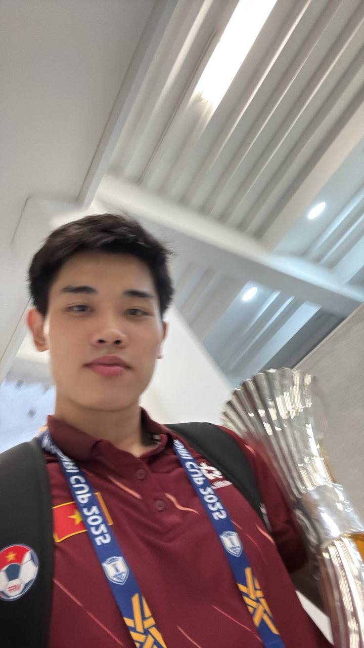 Rời s&acirc;n cỏ, Đ&igrave;nh Bắc c&oacute; giao diện boy phố tr&ocirc;ng được phết!- Ảnh 2.