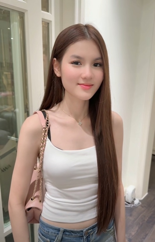 Một hoa hậu 4 con khoe &aacute;i nữ 14 tuổi, cao gần 1m7, cộng đồng mạng lập tức khuy&ecirc;n 1 điều- Ảnh 2.