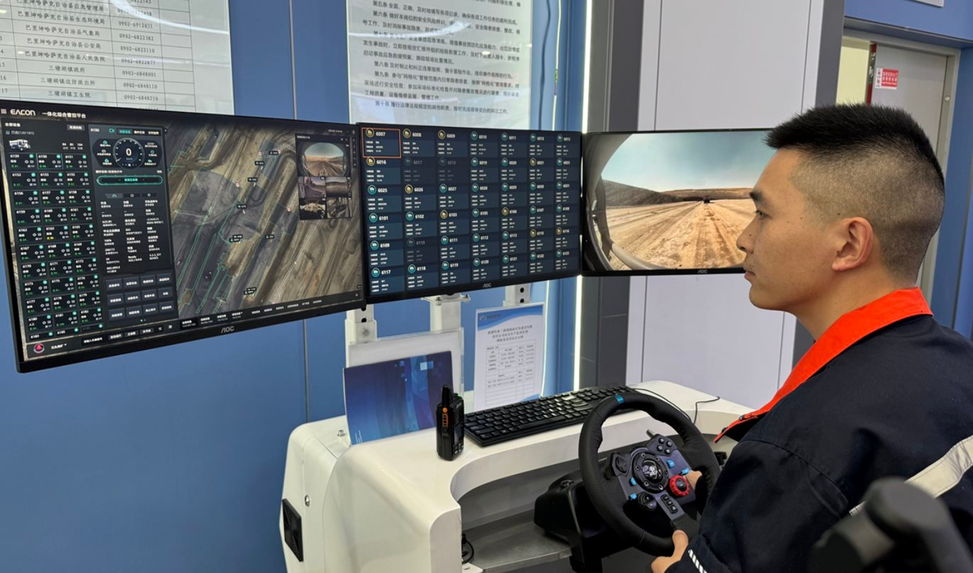 Ph&aacute;t hiện 91 xe tải Trung Quốc &acirc;m thầm chở 100 tấn h&agrave;ng, di chuyển s&aacute;t nhau, hoạt động xuy&ecirc;n đ&ecirc;m kh&ocirc;ng cần &aacute;nh s&aacute;ng ở mỏ lộ thi&ecirc;n với hơn 3 tỷ tấn kho b&aacute;u- Ảnh 3.