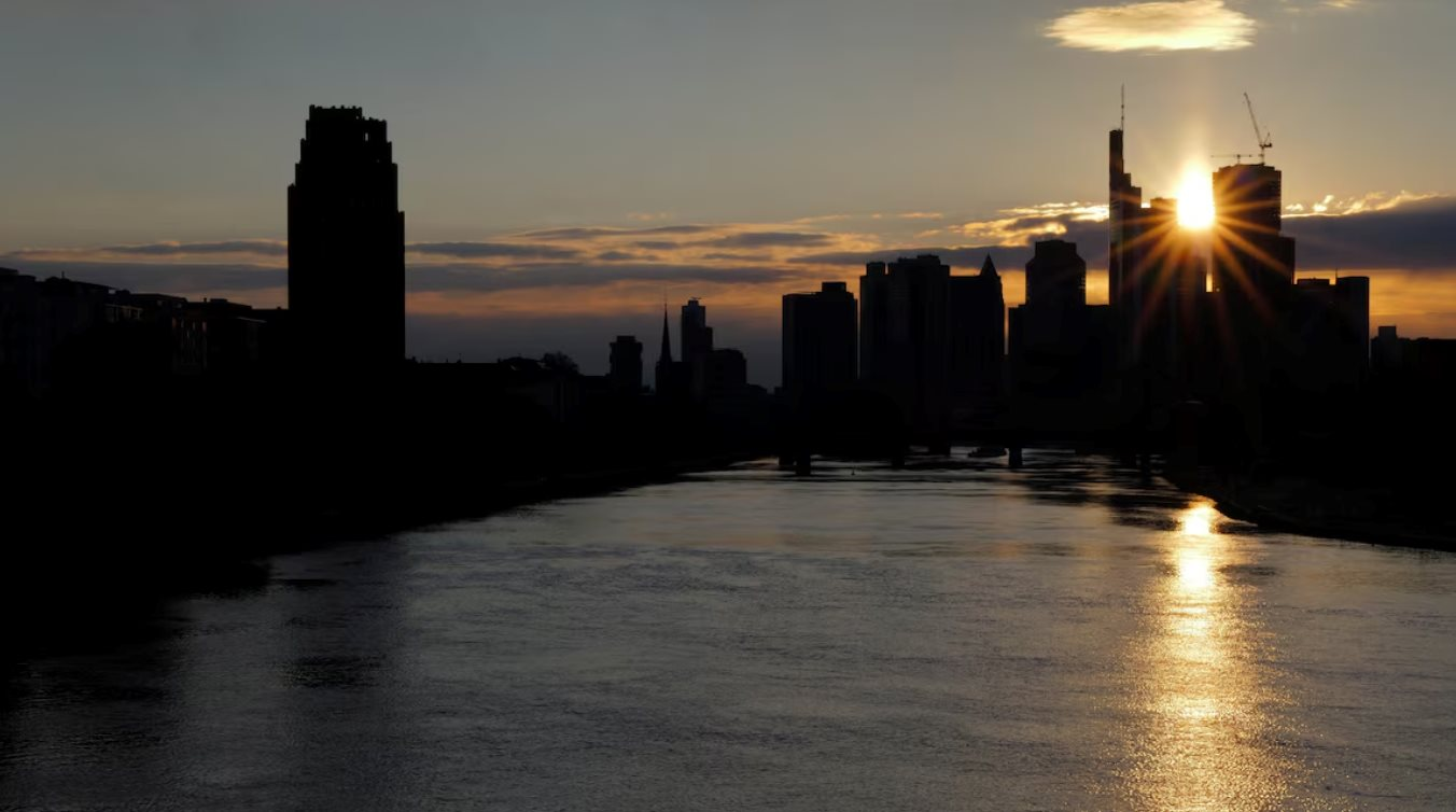 Buồn của nền kinh tế lớn nhất ch&acirc;u &Acirc;u: Hơn 17.600 doanh nghiệp sụp đổ chỉ trong 12 th&aacute;ng, kỷ lục 20 năm chưa từng c&oacute; tiền lệ- Ảnh 2.