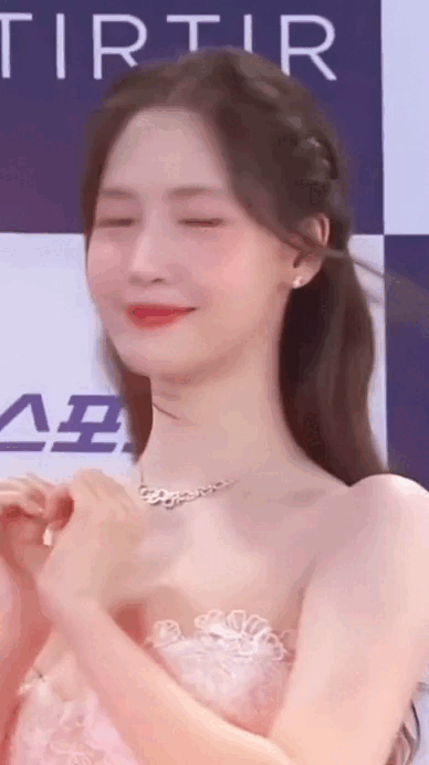 D&ugrave; vật đổi sao rời, nhan sắc của mỹ nh&acirc;n n&agrave;y m&atilde;i l&agrave; bất biến: Trẻ suốt 20 năm nhờ 4 quy tắc- Ảnh 1.