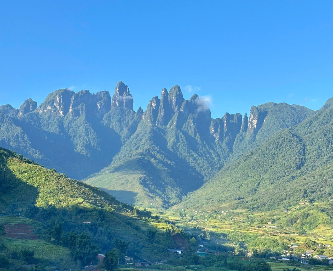 Săn m&acirc;y tr&ecirc;n đỉnh Ngũ Chỉ Sơn- Ảnh 2.