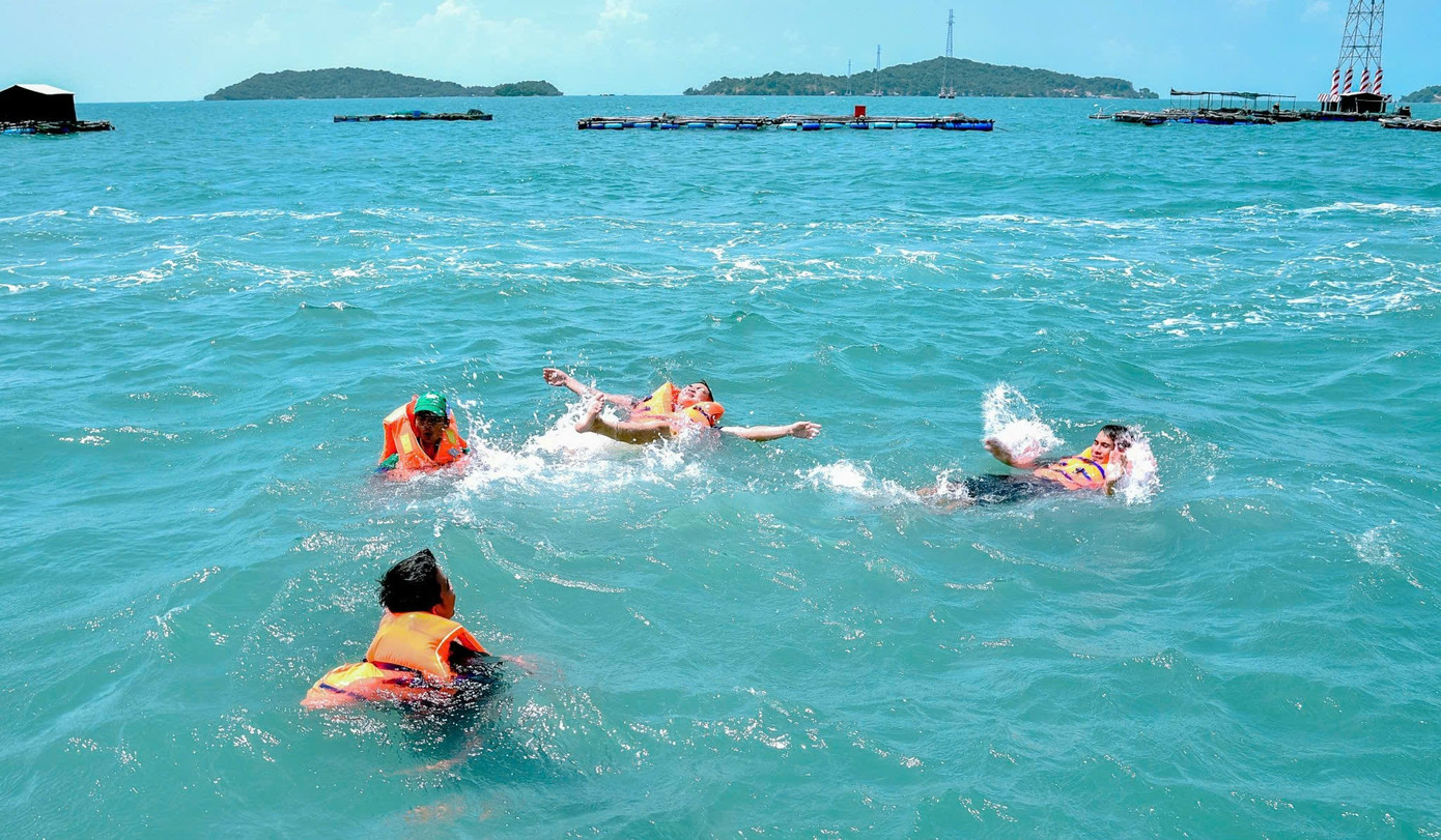 Du lịch biển, đảo l&agrave; trụ cột tăng trưởng của An Giang- Ảnh 1.