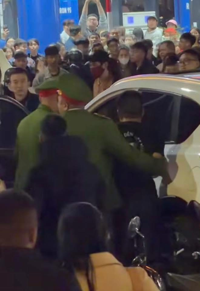 X&aacute;c minh vụ tai nạn li&ecirc;n ho&agrave;n đ&ecirc;m giao thừa ở Hải Ph&ograve;ng- Ảnh 3.