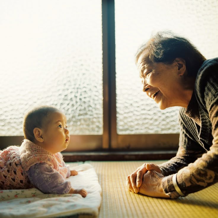 "Ác" theo kiểu các mẹ mình ngày xưa: Dạy con "quân phiệt" nhưng trái ngọt nhận lại là những đứa con nên người- Ảnh 1. "Ác" theo kiểu các mẹ mình ngày xưa: Dạy con "quân phiệt" nhưng trái ngọt nhận lại là những đứa con nên người- Ảnh 1.