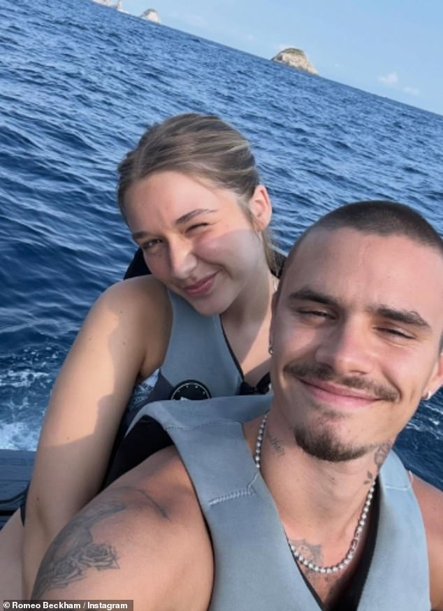 Năm mới hận cũ: Cậu cả nh&agrave; Beckham bị c&aacute;c em ruột 