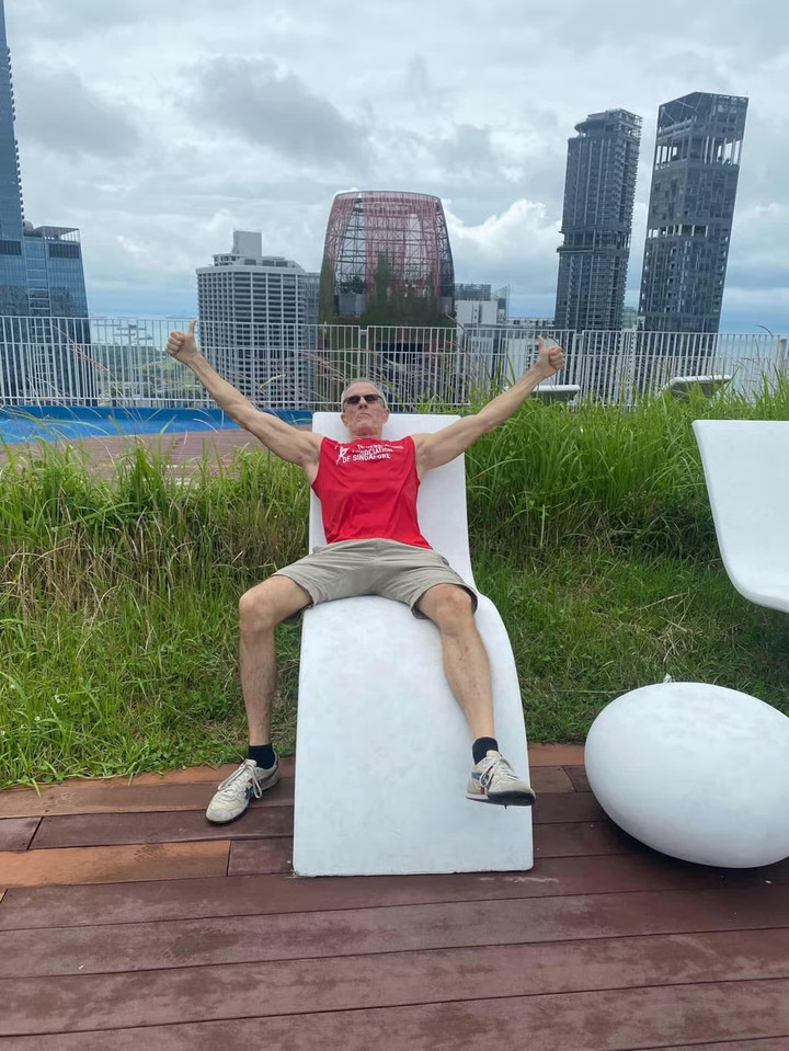 Cựu CEO về hưu l&agrave;m HLV thể h&igrave;nh, tuổi U80 vẫn cơ bắp như thanh ni&ecirc;n- Ảnh 4.