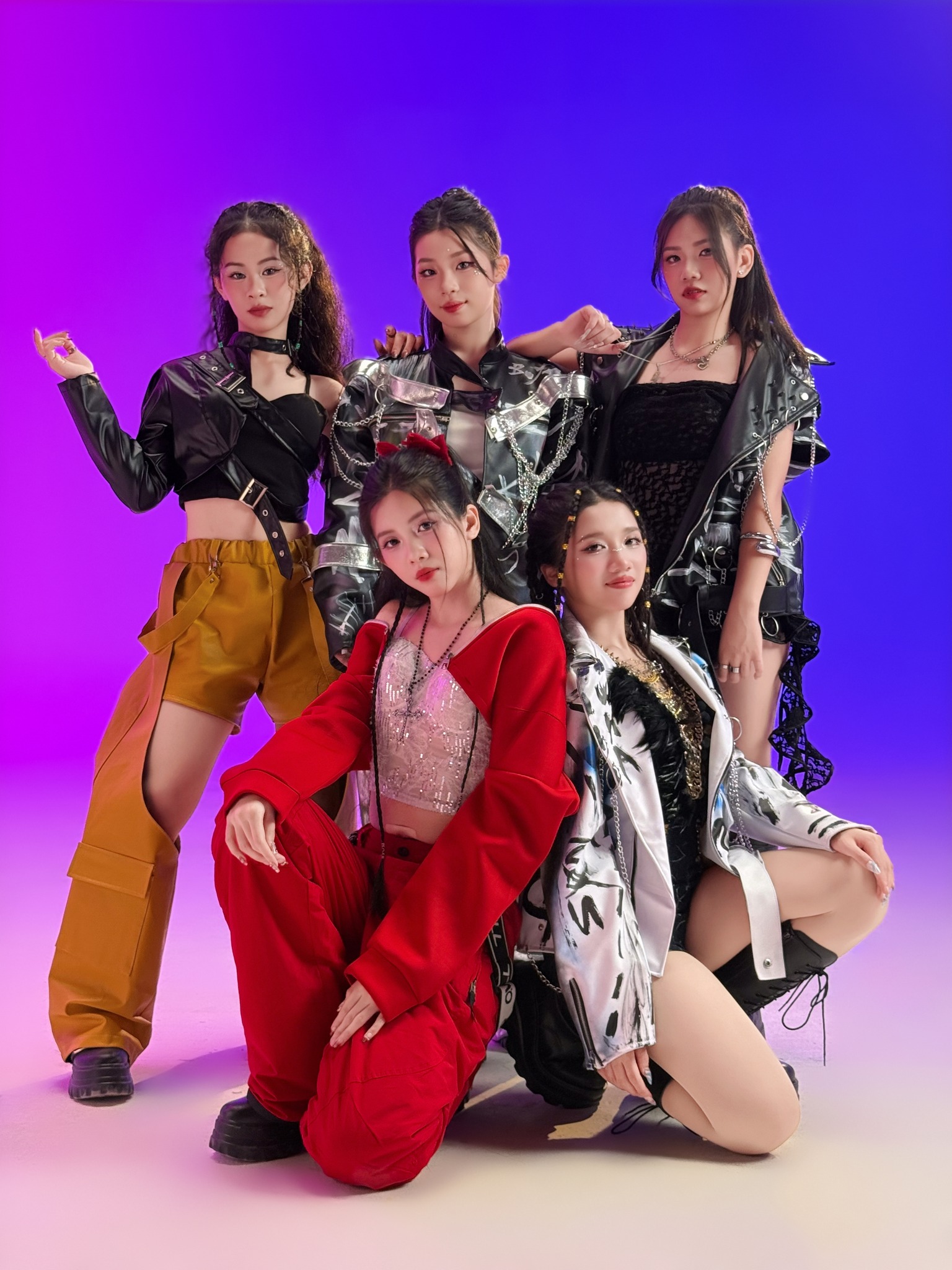 Tiếp tục ra sản phẩm mới, đại diện nhóm nữ nói gì về MV bị gán mác “thảm họa” Vpop 2025?- Ảnh 8. Tiếp tục ra sản phẩm mới, đại diện nhóm nữ nói gì về MV bị gán mác “thảm họa” Vpop 2025?- Ảnh 8.