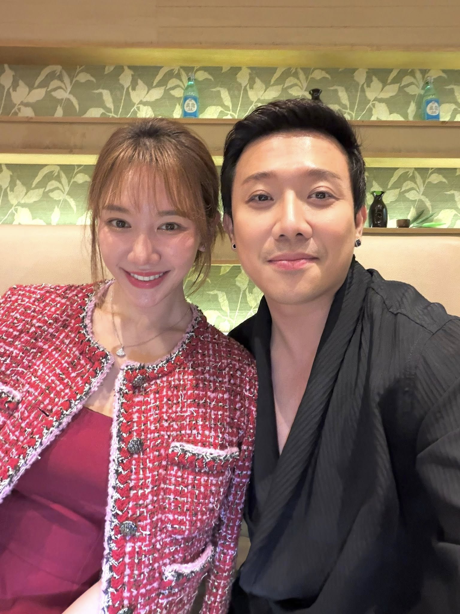 Hari Won không thể tin khi phát hiện Trấn Thành lại làm việc này lúc đang ngủ say- Ảnh 5. Hari Won không thể tin khi phát hiện Trấn Thành lại làm việc này lúc đang ngủ say- Ảnh 5.