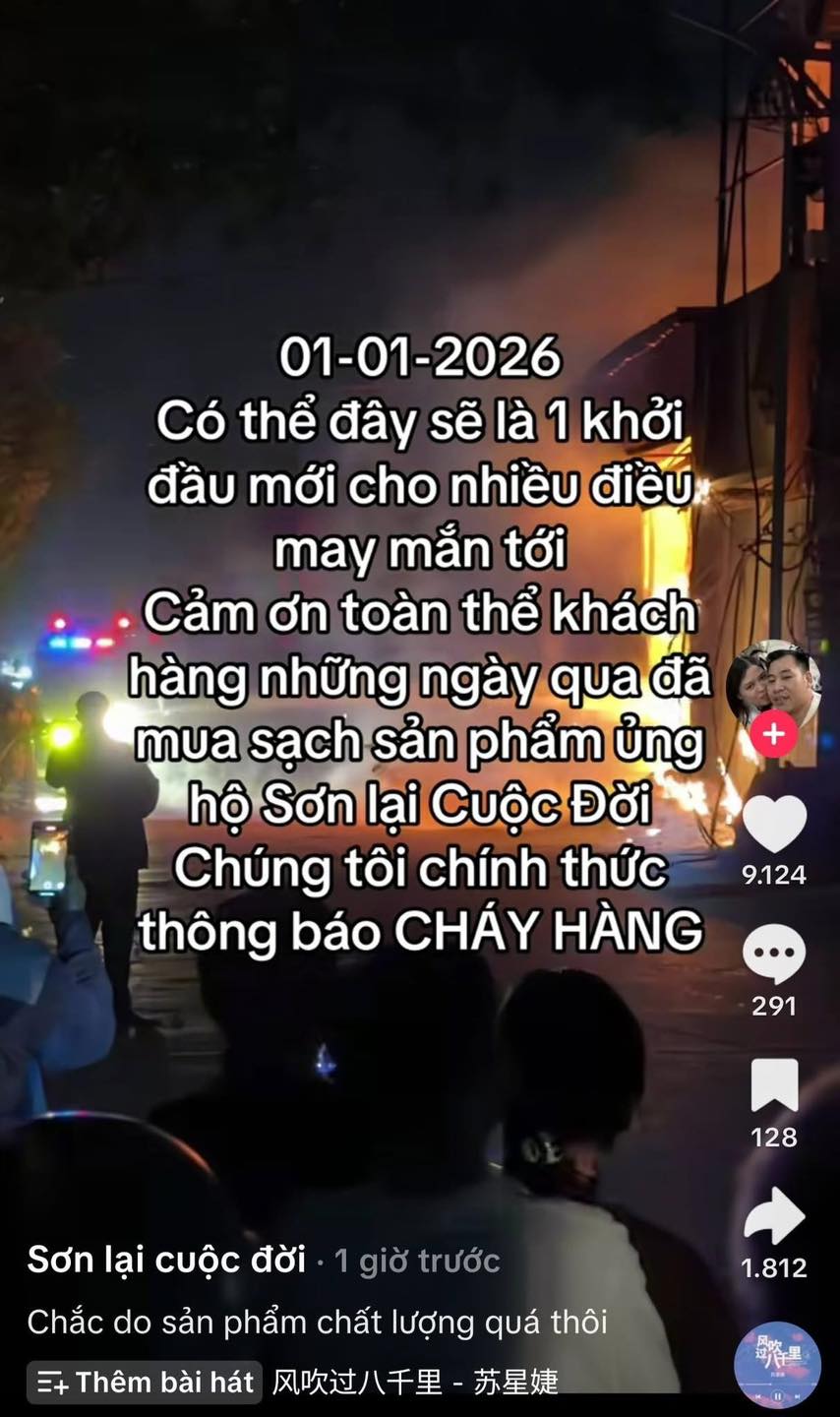 2 TikToker bị cháy kho hàng ở Hà Nội đúng ngày 1/1, nói một câu khiến cả mạng bối rối- Ảnh 1. 2 TikToker bị cháy kho hàng ở Hà Nội đúng ngày 1/1, nói một câu khiến cả mạng bối rối- Ảnh 1.