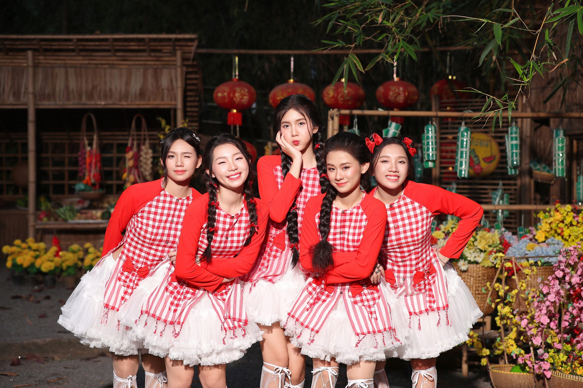 Tiếp tục ra sản phẩm mới, đại diện nhóm nữ nói gì về MV bị gán mác “thảm họa” Vpop 2025?- Ảnh 4. Tiếp tục ra sản phẩm mới, đại diện nhóm nữ nói gì về MV bị gán mác “thảm họa” Vpop 2025?- Ảnh 4.