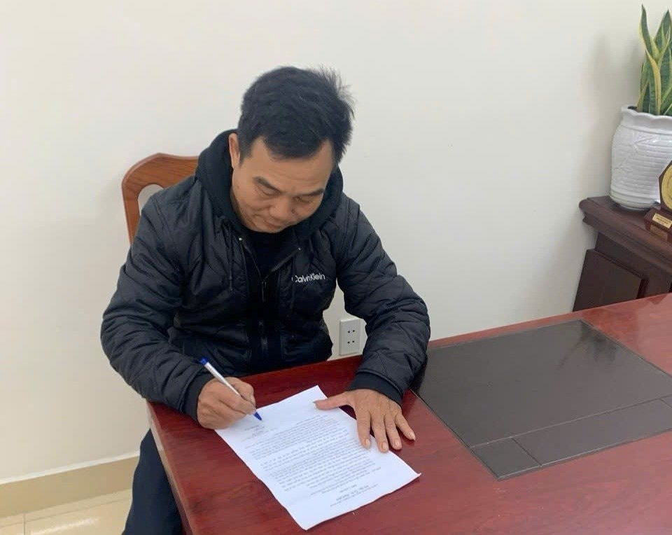 Chuyển nhầm v&agrave;o t&agrave;i khoản của người tr&ugrave;ng họ t&ecirc;n ch&aacute;u m&igrave;nh, người đ&agrave;n &ocirc;ng Hải Ph&ograve;ng được ng&acirc;n h&agrave;ng chuyển trả lại sau hơn 1 th&aacute;ng- Ảnh 1.