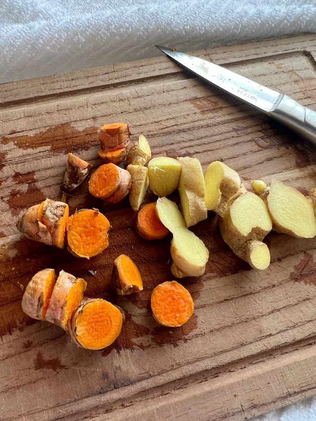 2 nguy&ecirc;n liệu hot nhất năm gi&uacute;p da đẹp, t&oacute;c d&agrave;y ho&aacute; ra ở ngay trong căn bếp nh&agrave; bạn- Ảnh 1.