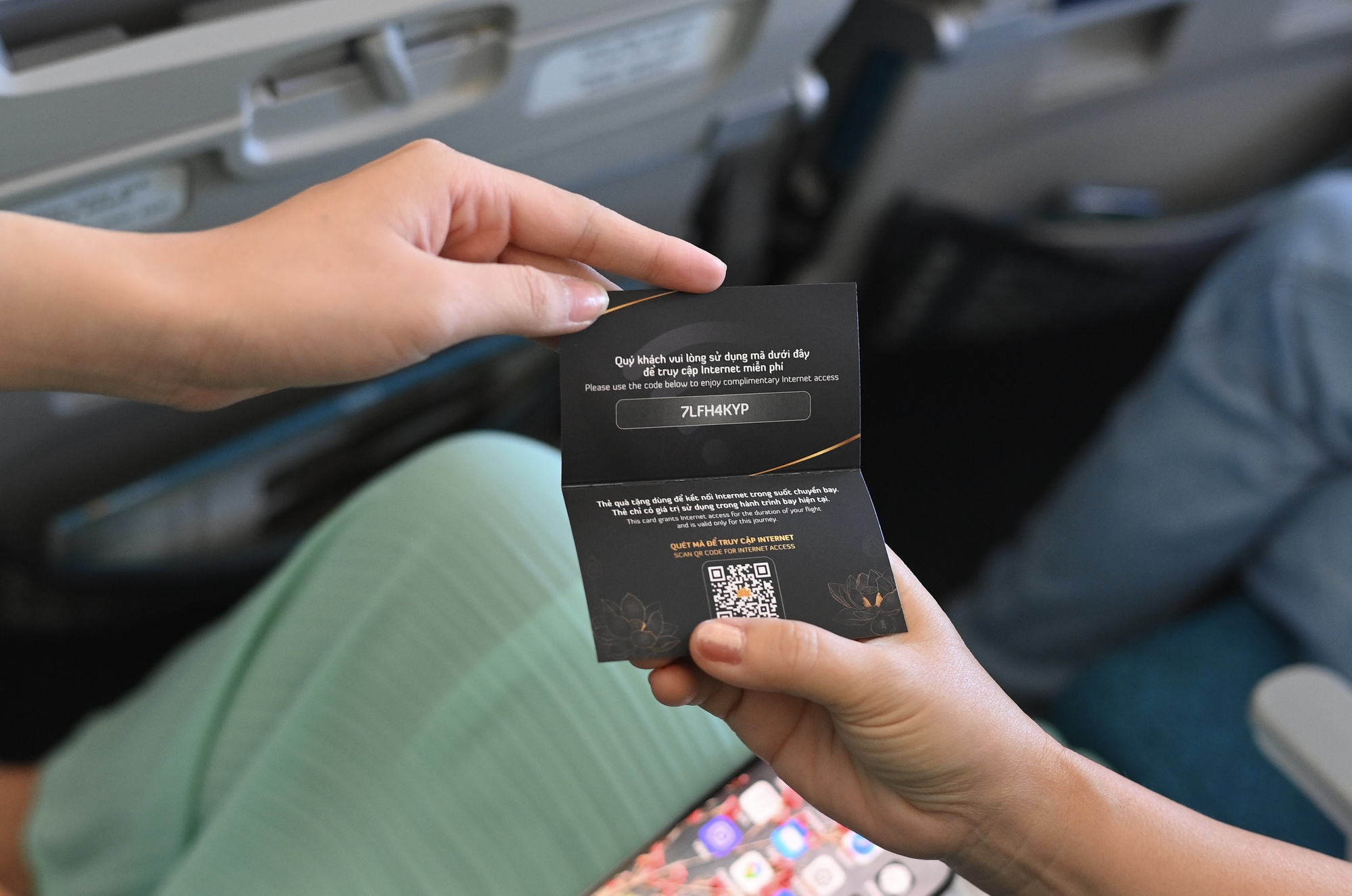 Ch&iacute;nh thức: Vietnam Airlines đ&atilde; c&oacute; Internet tr&ecirc;n m&aacute;y bay, c&aacute;ch kết nối như thế n&agrave;o?- Ảnh 2.