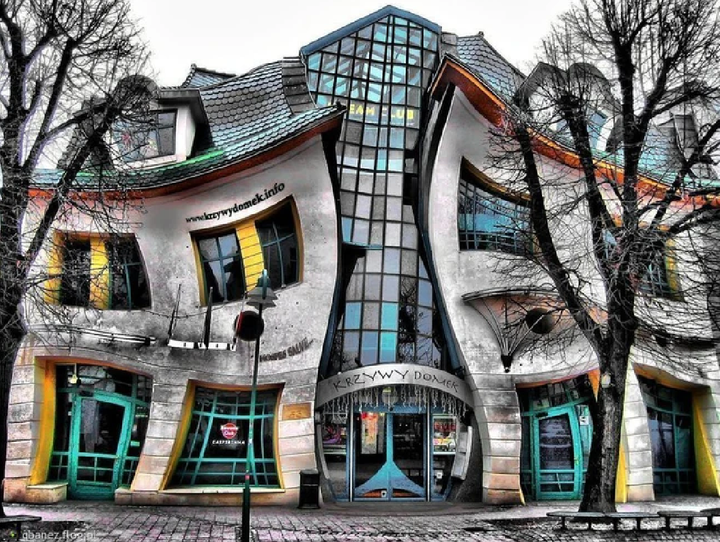 Top 10 c&ocirc;ng tr&igrave;nh kỳ lạ nhất thế giới: S&aacute;ng tạo hay đi&ecirc;n rồ?- Ảnh 1.