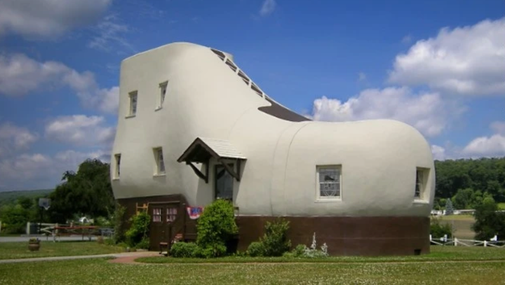 Top 10 c&ocirc;ng tr&igrave;nh kỳ lạ nhất thế giới: S&aacute;ng tạo hay đi&ecirc;n rồ?- Ảnh 5.