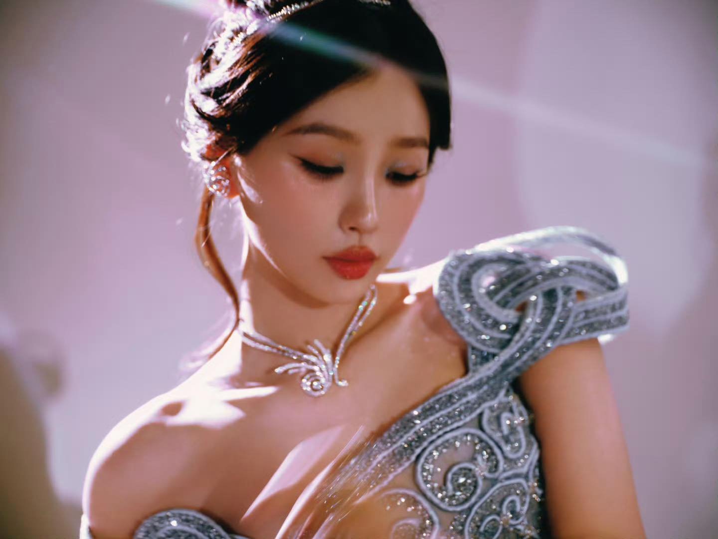 Những vụ sụp đổ h&igrave;nh tượng chấn động: &ldquo;Tiểu thư&rdquo; showbiz lộ bản chất, dồn &eacute;p đồng nghiệp đến bước đường c&ugrave;ng- Ảnh 1.