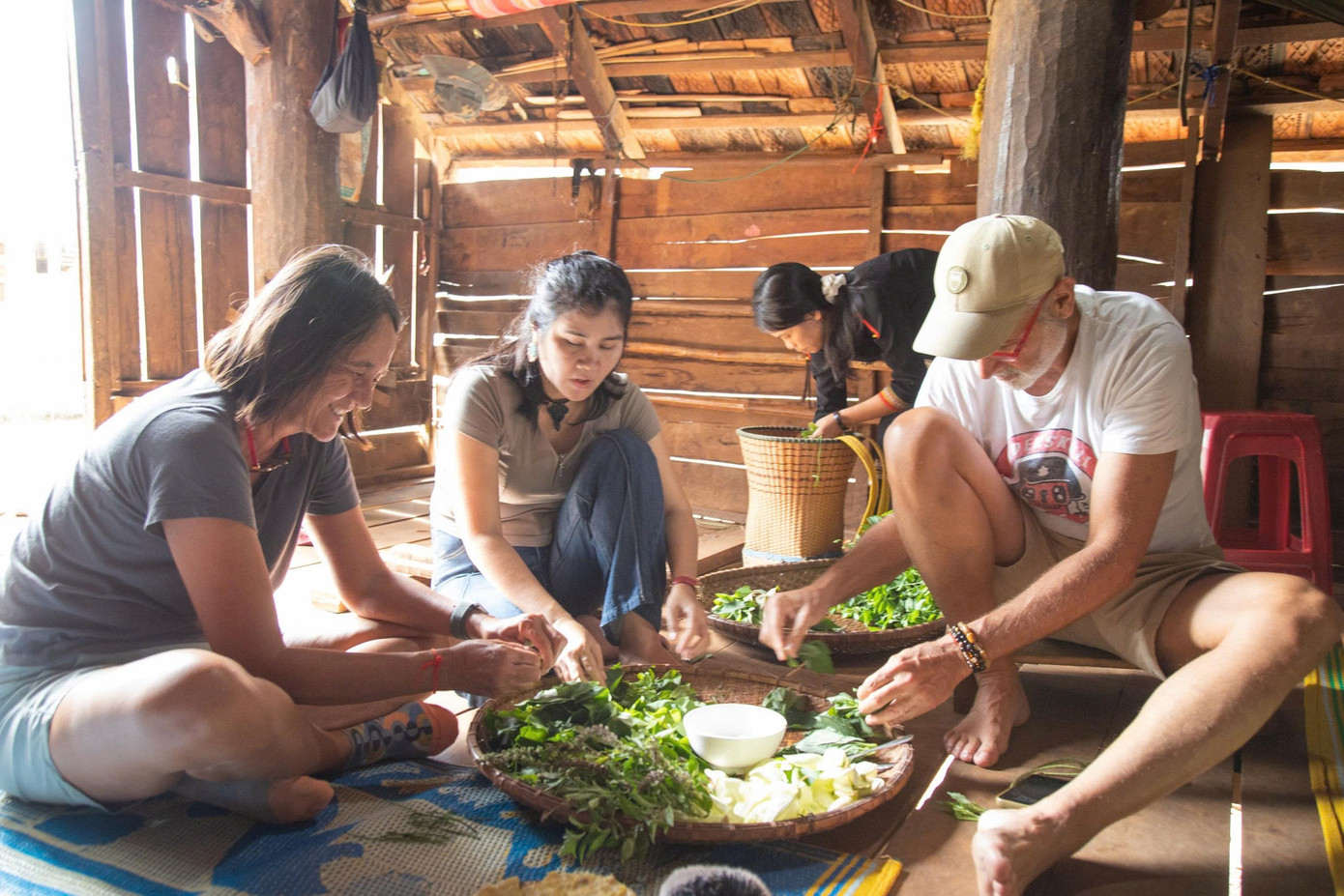 Kh&aacute;ch T&acirc;y m&ecirc; t&iacute;t trải nghiệm l&ecirc;n rẫy bằng xe c&ocirc;ng n&ocirc;ng 'Lamborghini &Ecirc; Đ&ecirc;'- Ảnh 2.