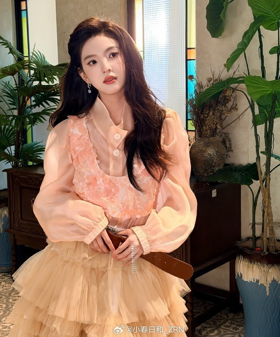 Cặp đ&ocirc;i khuấy đảo đ&ecirc;m Giao thừa 2026- Ảnh 5.