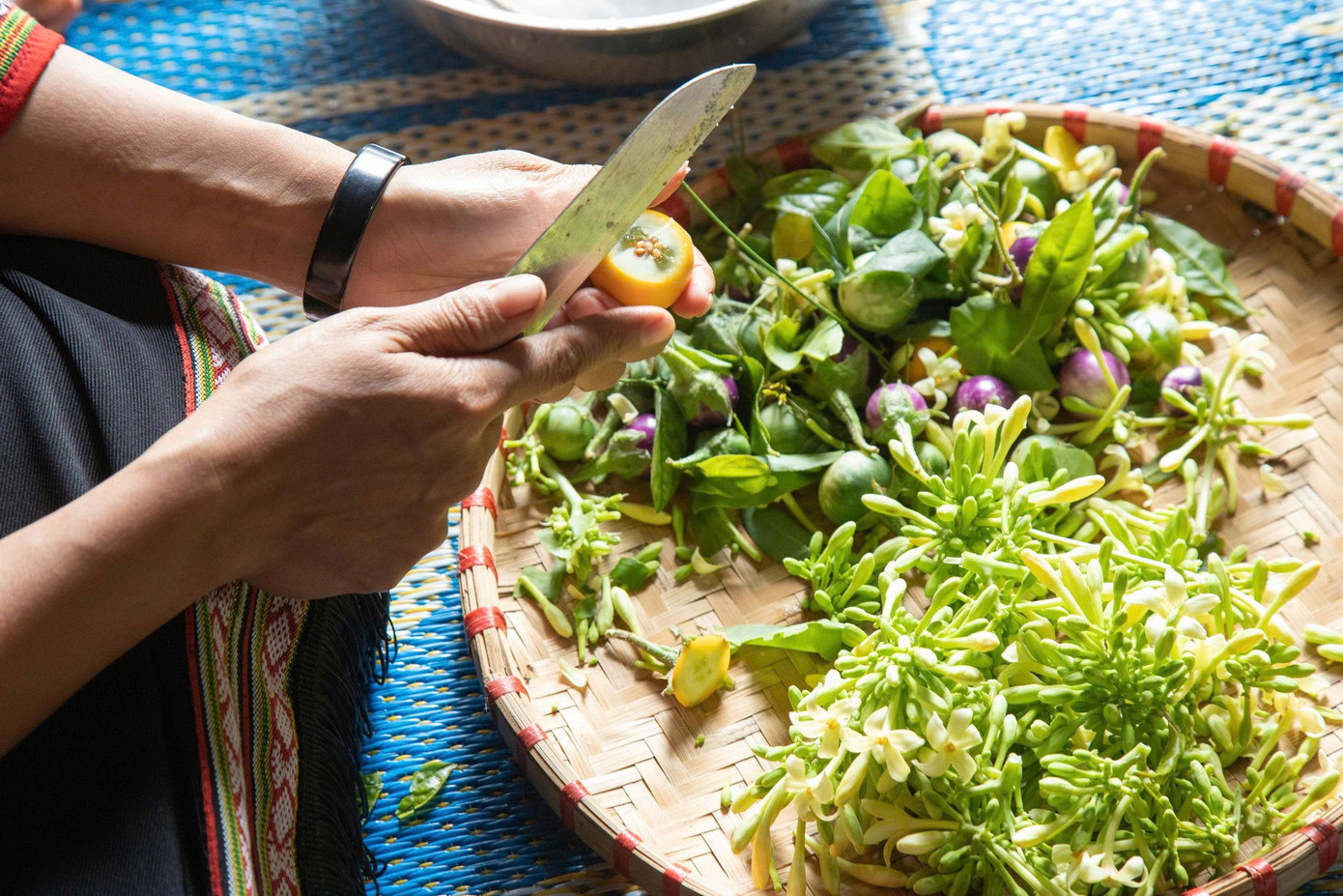 Kh&aacute;ch T&acirc;y m&ecirc; t&iacute;t trải nghiệm l&ecirc;n rẫy bằng xe c&ocirc;ng n&ocirc;ng 'Lamborghini &Ecirc; Đ&ecirc;'- Ảnh 7.