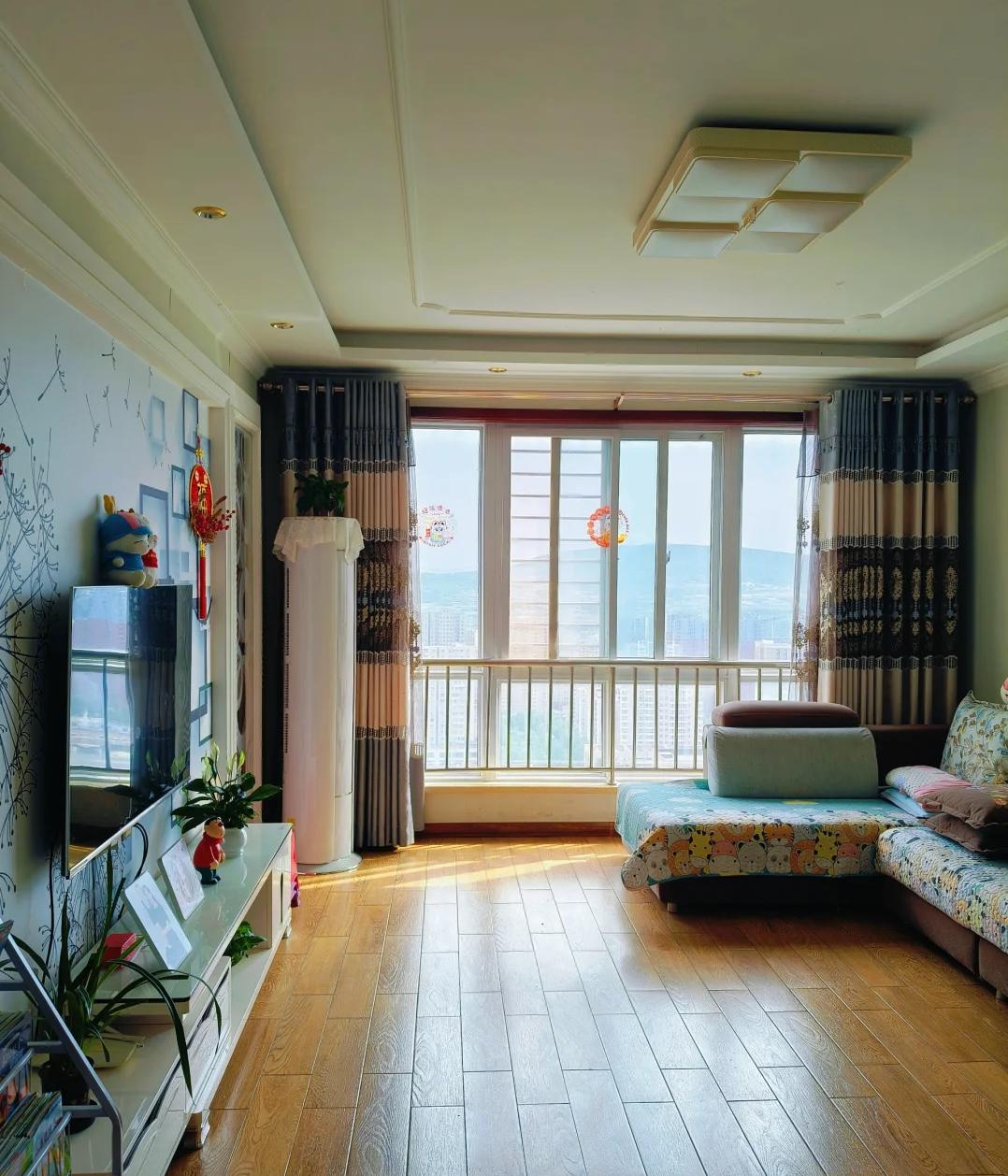 Ng&ocirc;i nh&agrave; b&igrave;nh y&ecirc;n của người phụ nữ 60 tuổi: Đơn giản nhưng c&agrave;ng nh&igrave;n c&agrave;ng muốn ở lại- Ảnh 1.