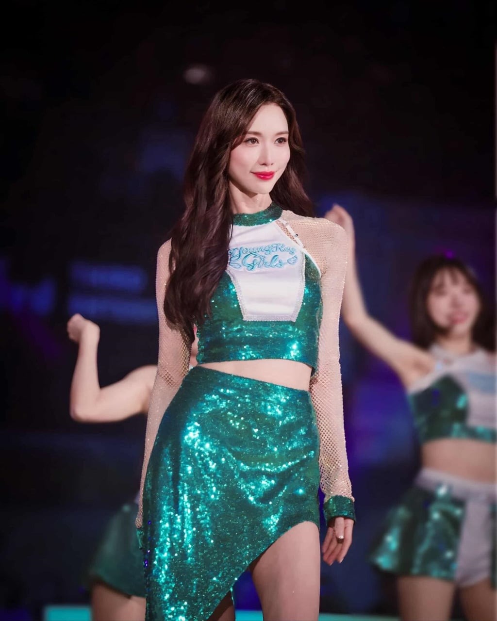 Ở đ&acirc;u ra mỹ nh&acirc;n 51 tuổi vẫn như g&aacute;i 21 thế n&agrave;y: Nhan sắc thượng hạng 5 sao, body mướt mượt sướng cả mắt- Ảnh 7.