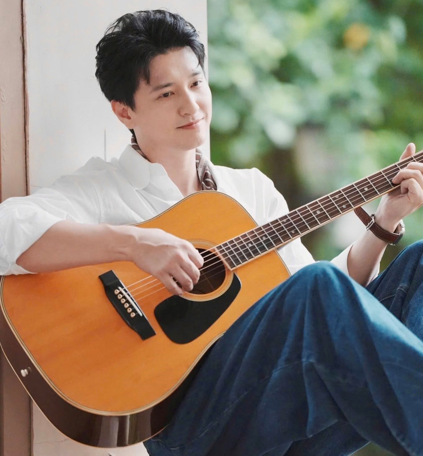 Huỳnh Anh bất ngờ đăng đ&agrave;n 