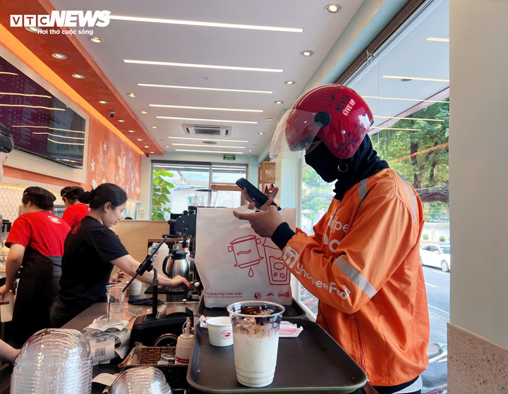 L&agrave;m việc xuy&ecirc;n Tết Dương lịch để c&oacute; th&ecirc;m thu nhập, bớt lo chi ti&ecirc;u- Ảnh 3.