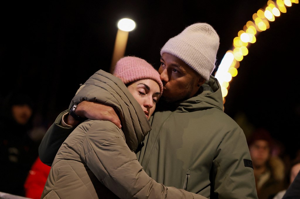 Thảm kịch đ&ecirc;m giao thừa khiến 155 người thương vong tại Thuỵ Sĩ: &Aacute;m ảnh khoảnh khắc qu&aacute;n bar ph&aacute;t nổ- Ảnh 6.