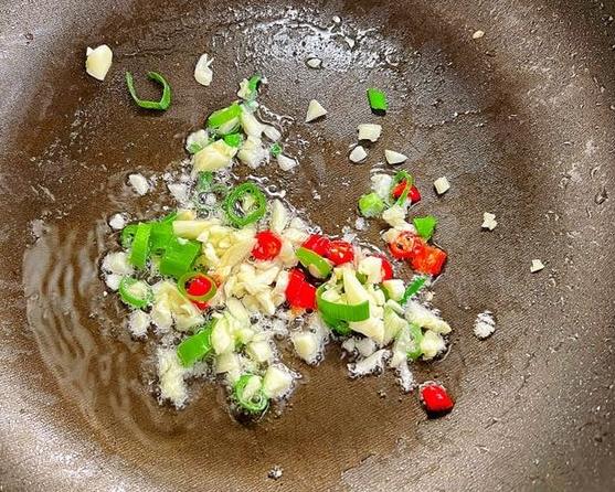 Loại rau m&ugrave;a đ&ocirc;ng nhất định phải ăn: 1 miếng th&ocirc;i đ&atilde; chứa 18 loại axit amin, gi&uacute;p bổ tỳ vị, tăng cường miễn dịch- Ảnh 5.