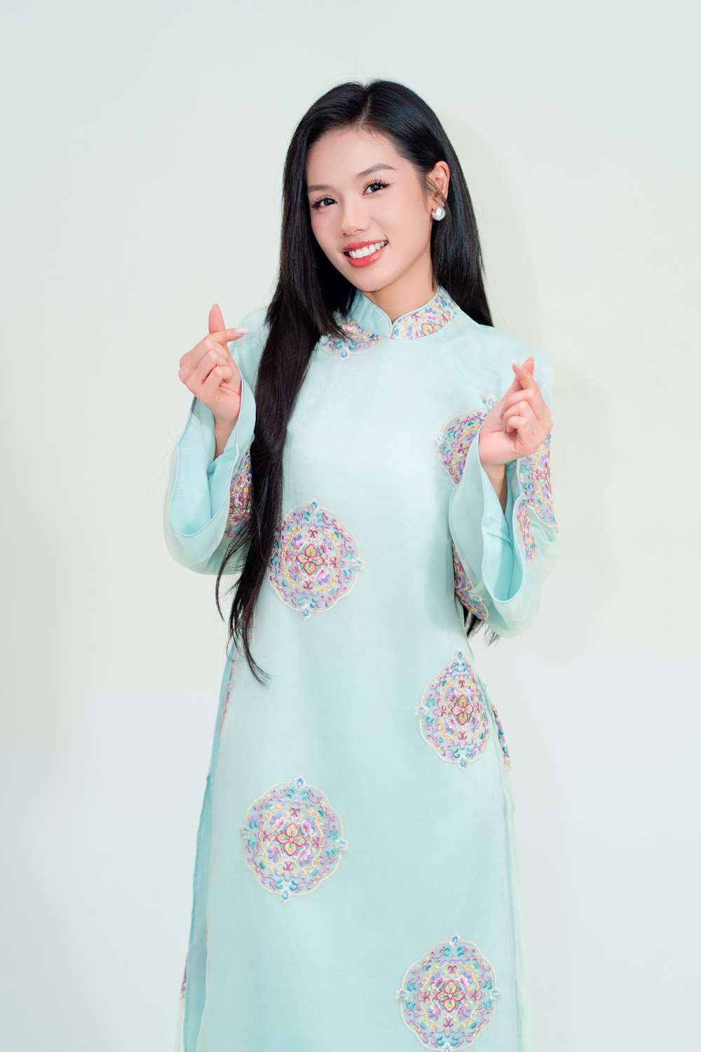 Tr&acirc;m Anh: T&ocirc;i kh&oacute;c mỗi đ&ecirc;m, nằm mơ cũng thấy bị chửi- Ảnh 2.