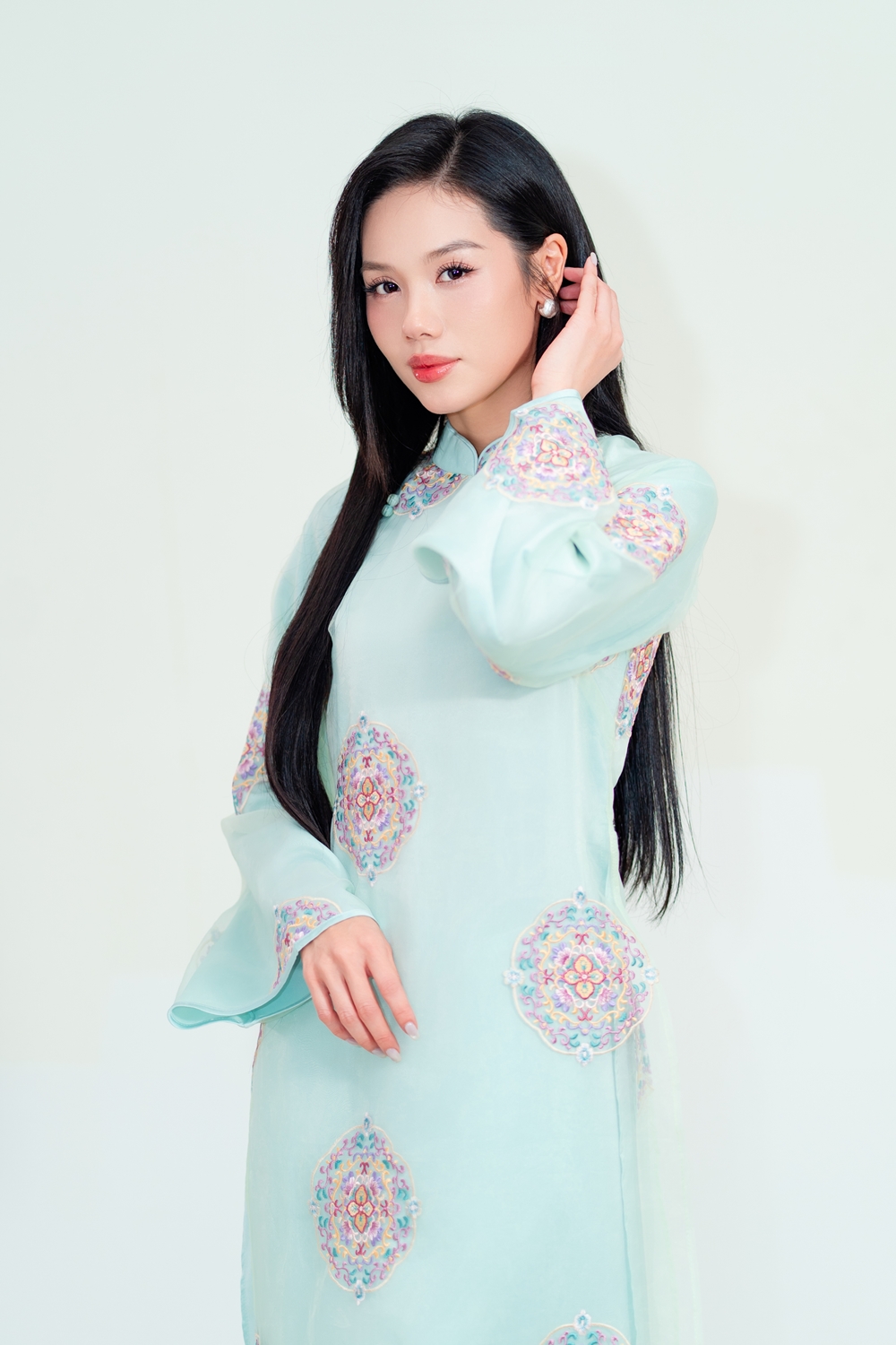 Tr&acirc;m Anh: T&ocirc;i kh&oacute;c mỗi đ&ecirc;m, nằm mơ cũng thấy bị chửi- Ảnh 12.