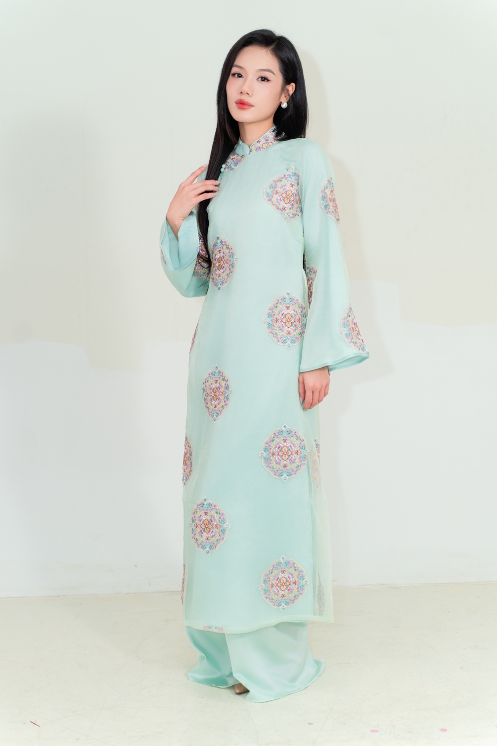 Tr&acirc;m Anh: T&ocirc;i kh&oacute;c mỗi đ&ecirc;m, nằm mơ cũng thấy bị chửi- Ảnh 4.