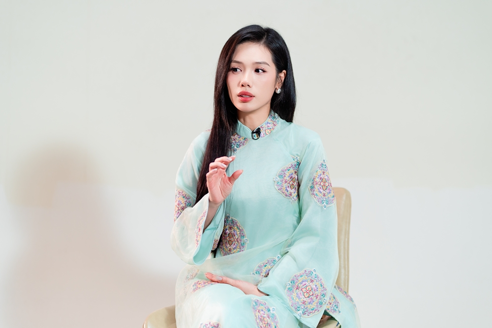 Tr&acirc;m Anh: T&ocirc;i kh&oacute;c mỗi đ&ecirc;m, nằm mơ cũng thấy bị chửi- Ảnh 9.