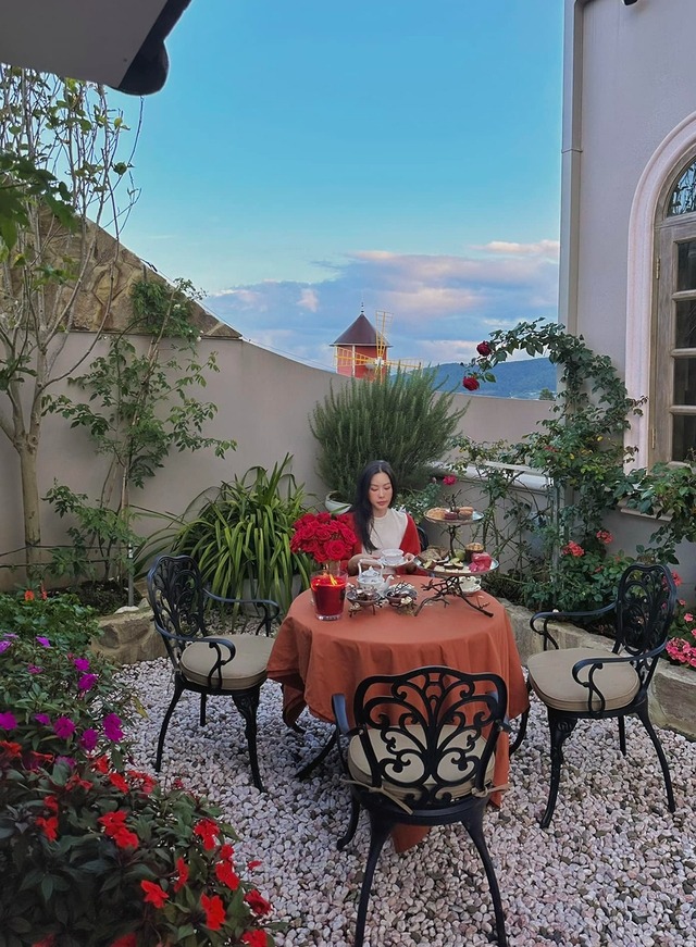 Dinh thự lộng lẫy như l&acirc;u đ&agrave;i của 