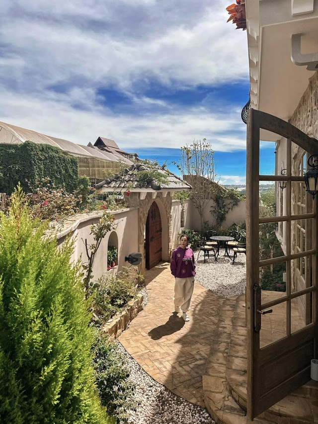 Dinh thự lộng lẫy như l&acirc;u đ&agrave;i của 