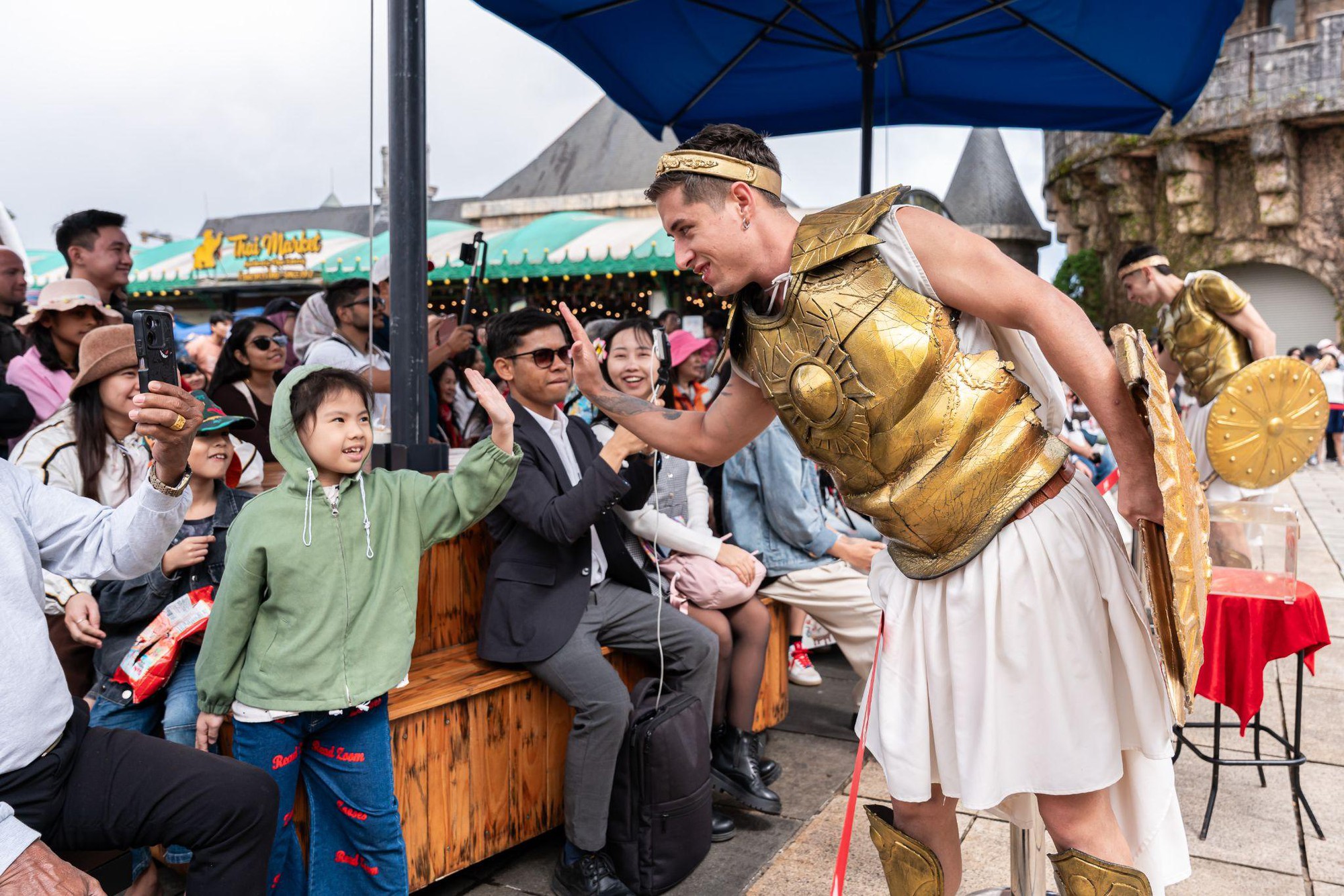 Sun World Ba Na Hills n&aacute;o nhiệt du kh&aacute;ch những ng&agrave;y đầu năm 2026- Ảnh 10.