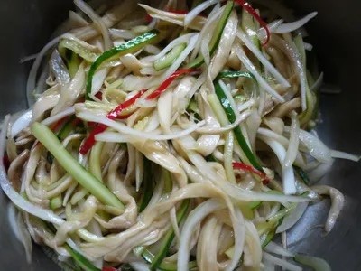 Loại rau m&ugrave;a đ&ocirc;ng nhất định phải ăn: 1 miếng th&ocirc;i đ&atilde; chứa 18 loại axit amin, gi&uacute;p bổ tỳ vị, tăng cường miễn dịch- Ảnh 18.