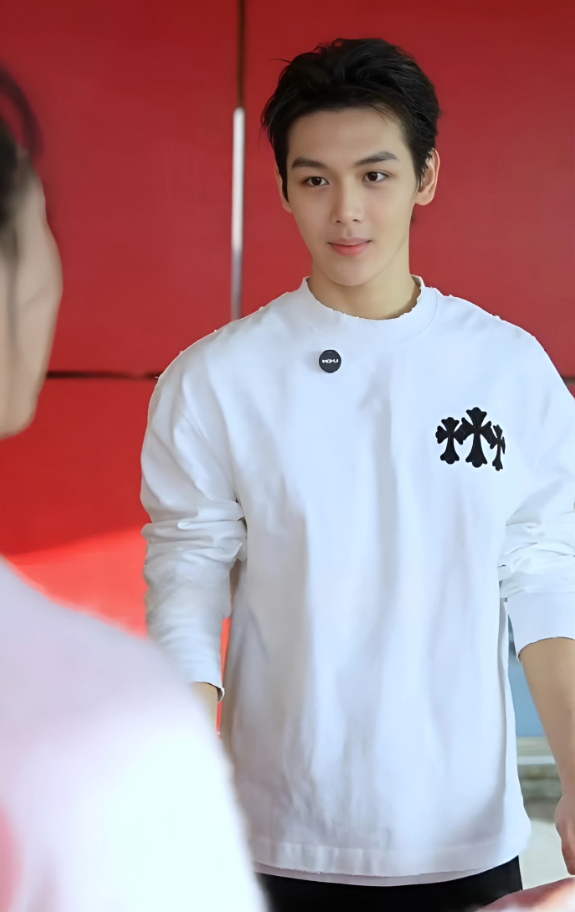 KH&Ocirc;NG TIN NỔI: M&agrave;n thay đổi ngoạn mục từ ngoại h&igrave;nh đến t&iacute;nh c&aacute;ch của con trai diễn vi&ecirc;n đ&igrave;nh đ&aacute;m- Ảnh 3.