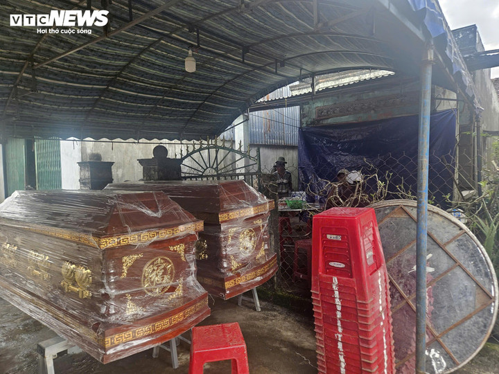 Tang thương v&ugrave;ng qu&ecirc; ngh&egrave;o sau vụ sập bờ k&egrave; cướp đi sinh mạng 2 cặp vợ chồng- Ảnh 3.